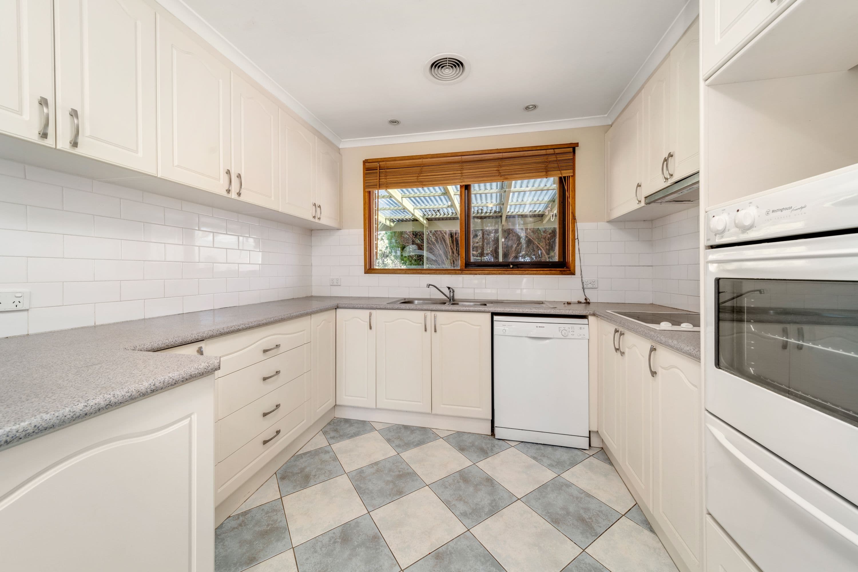 84 Boddington Crescent, Kambah ACT 2902, Kambah - Thumbnail 3