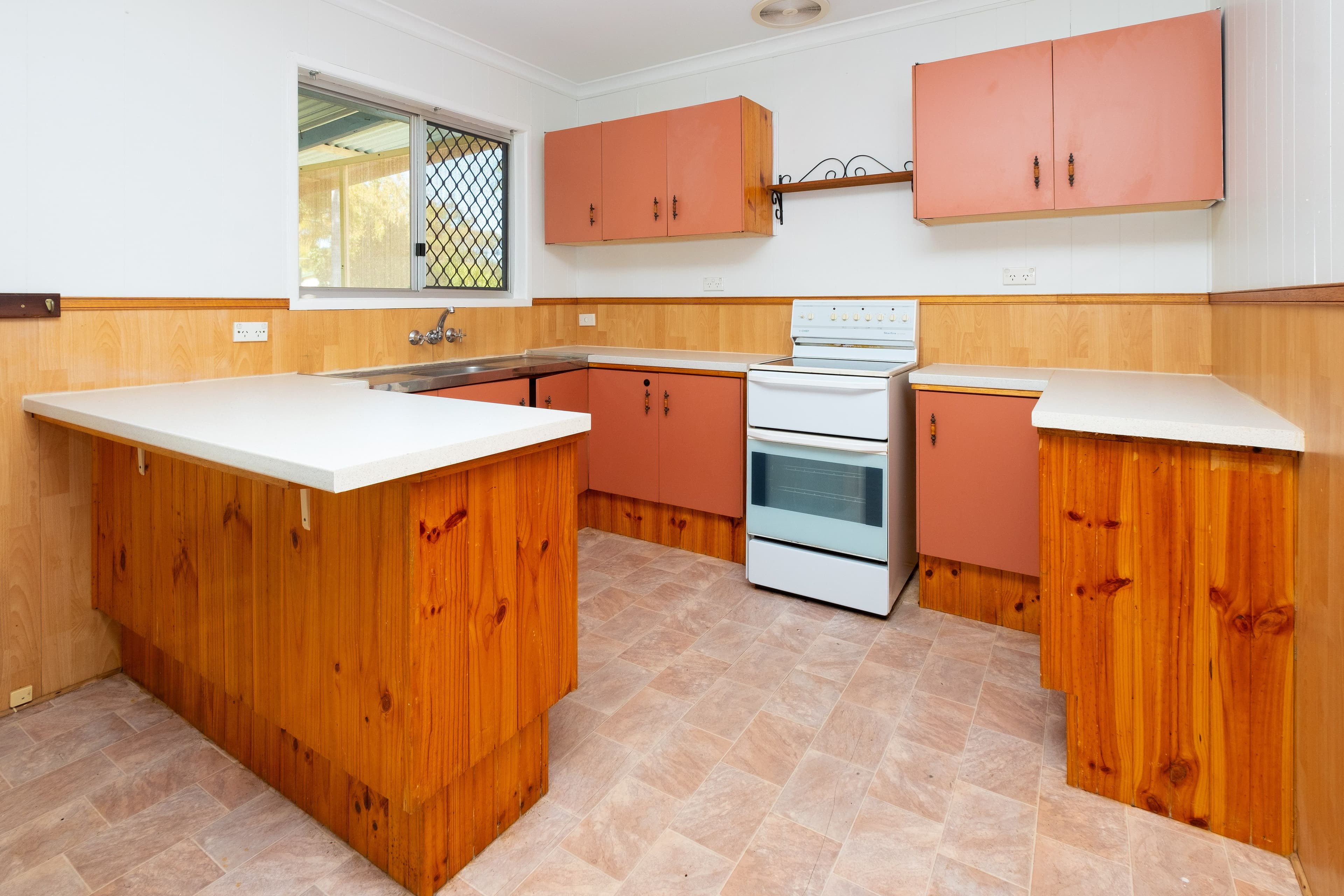 32 Waratah Drive, Crestmead QLD 4132, Crestmead - Thumbnail 2