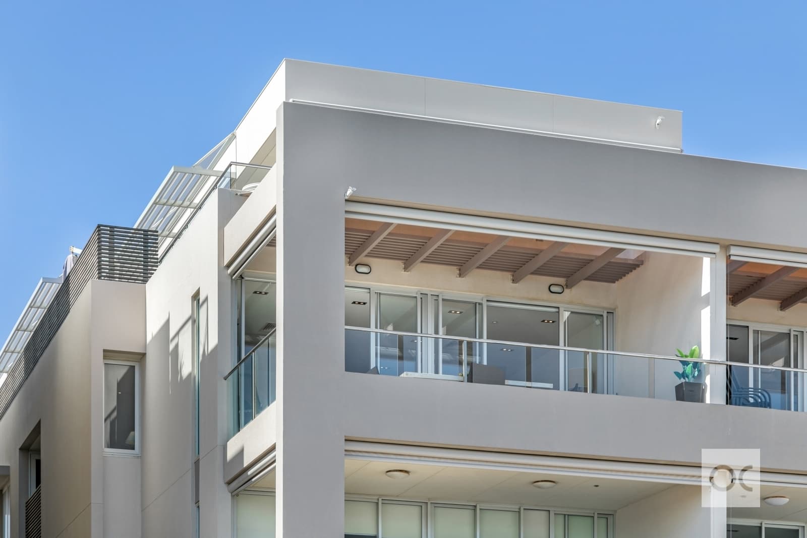 33/8-9 North Esplanade, Glenelg North - Thumbnail 2