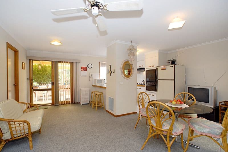 10 Narambi Close, FERNTREE GULLY VIC 3156, Ferntree Gully - Thumbnail 5