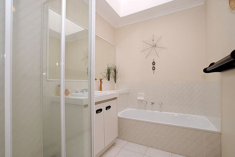 10 Narambi Close, FERNTREE GULLY VIC 3156, Ferntree Gully - Thumbnail 7