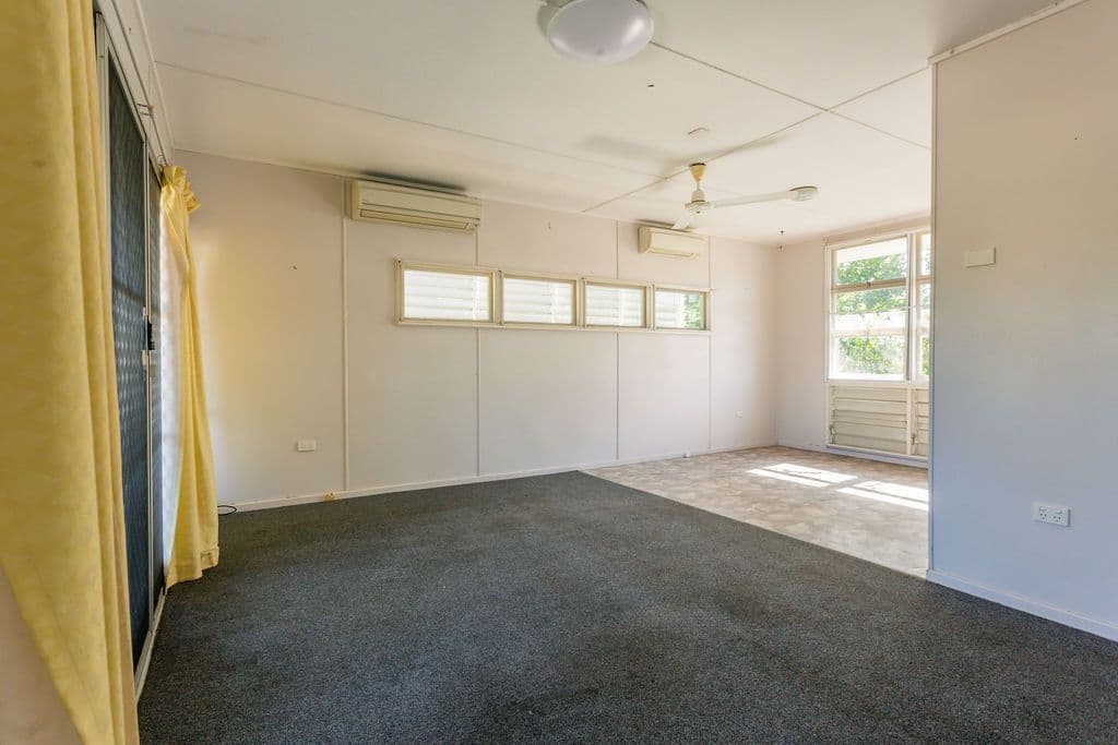 114 Hospital Road, Emerald QLD 4720, Emerald - Thumbnail 5
