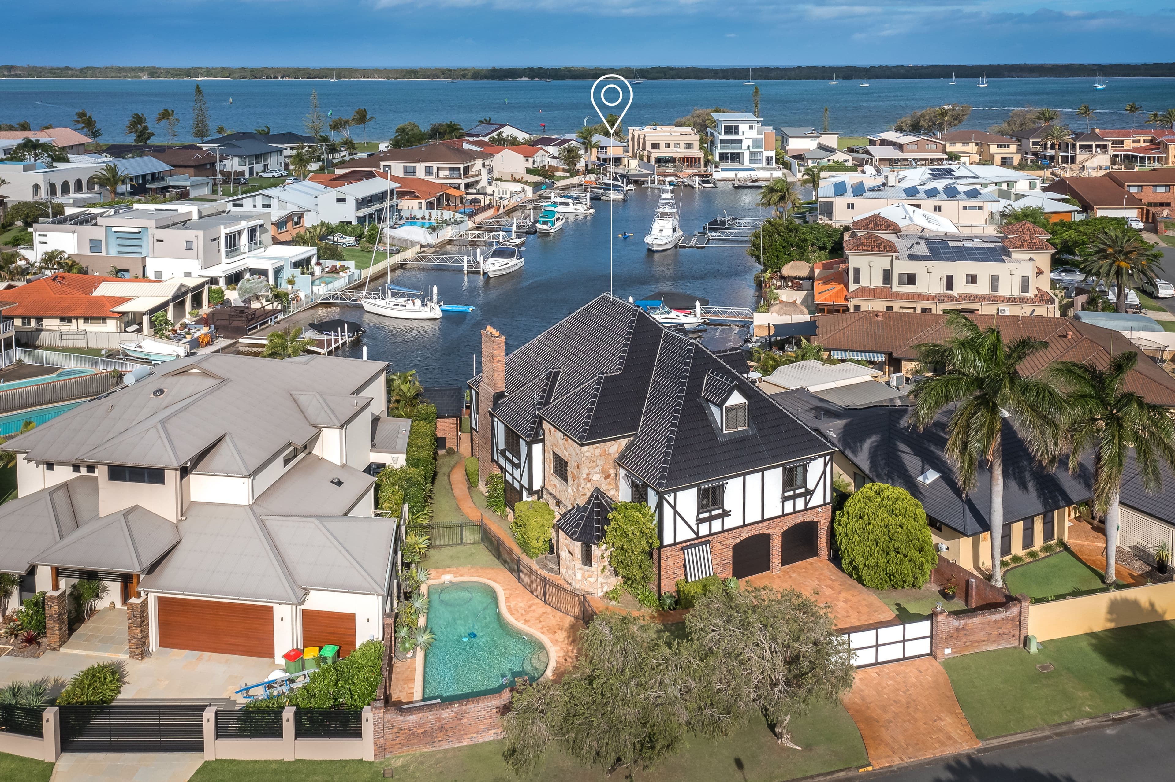 15 Huon Crescent, Runaway Bay QLD 4216, Runaway Bay - Thumbnail 2