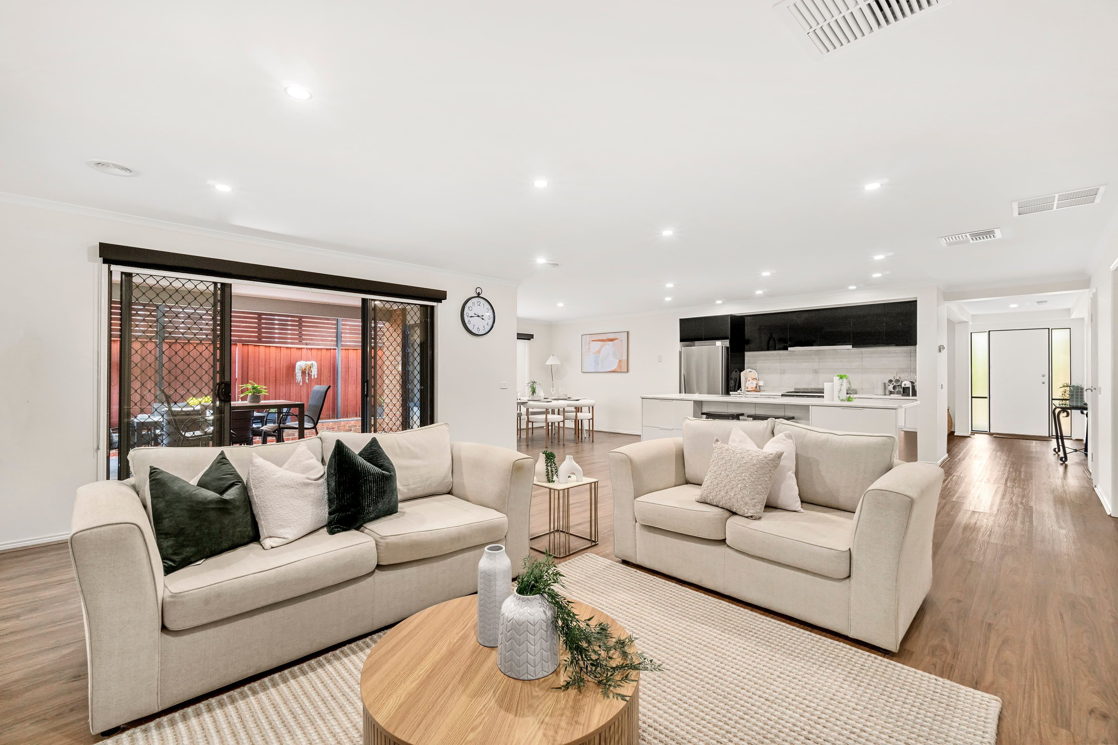 1 Outcrop Crescent, South Morang VIC 3752, South Morang - Thumbnail 3