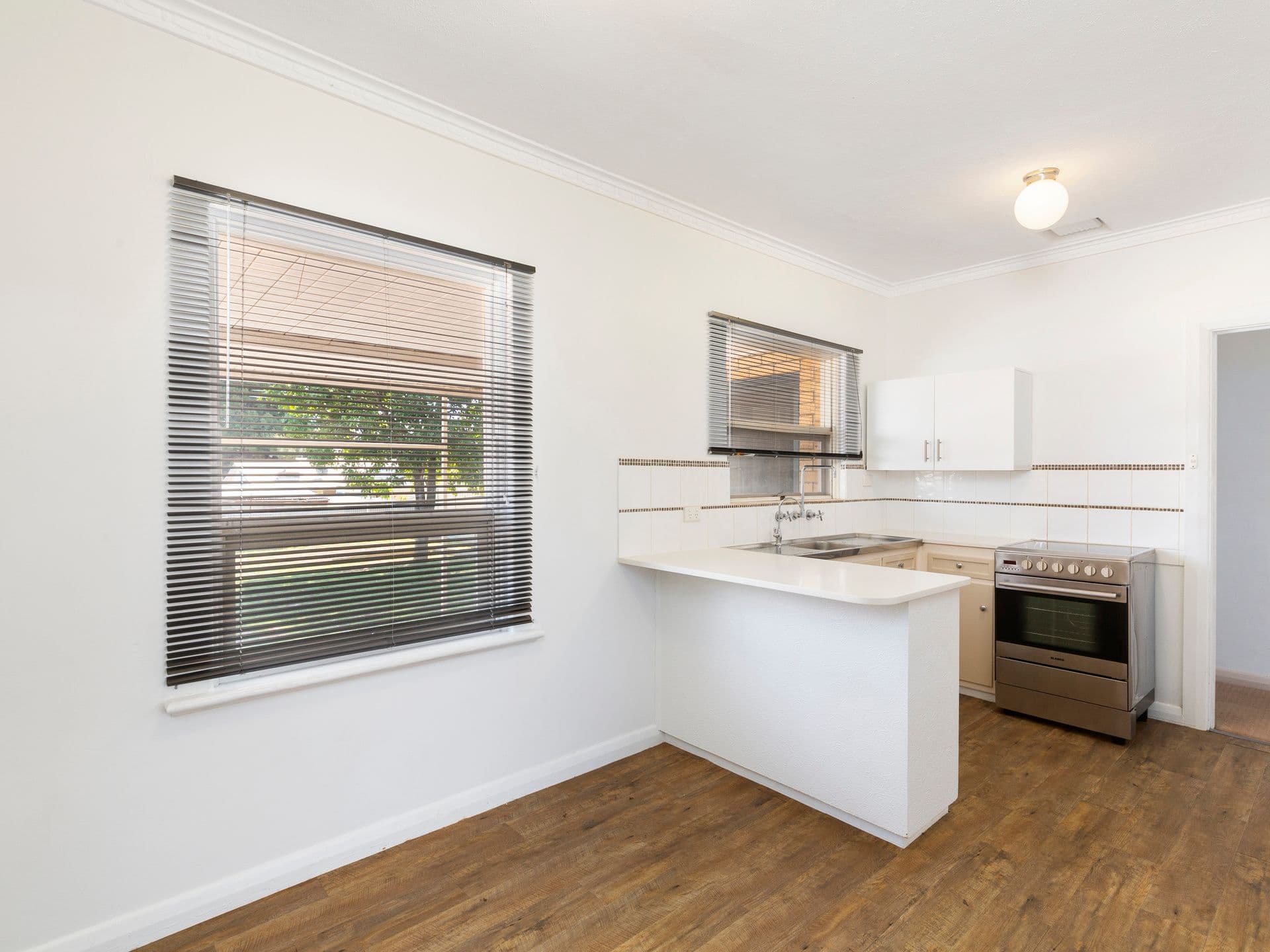 13 Roger Road, Morphett Vale SA 5162, Morphett Vale - Thumbnail 8