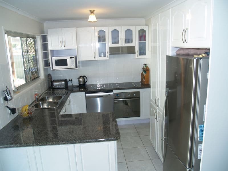 75   Flinders Crescent, BORONIA HEIGHTS QLD 4124, Boronia Heights - Thumbnail 2
