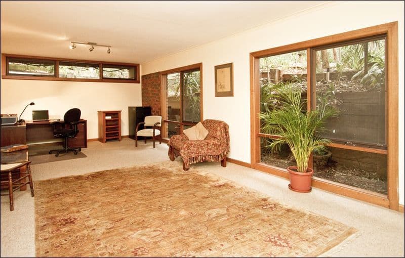 10 Somerleigh Crescent, GREENSBOROUGH VIC 3088, Greensborough - Thumbnail 7