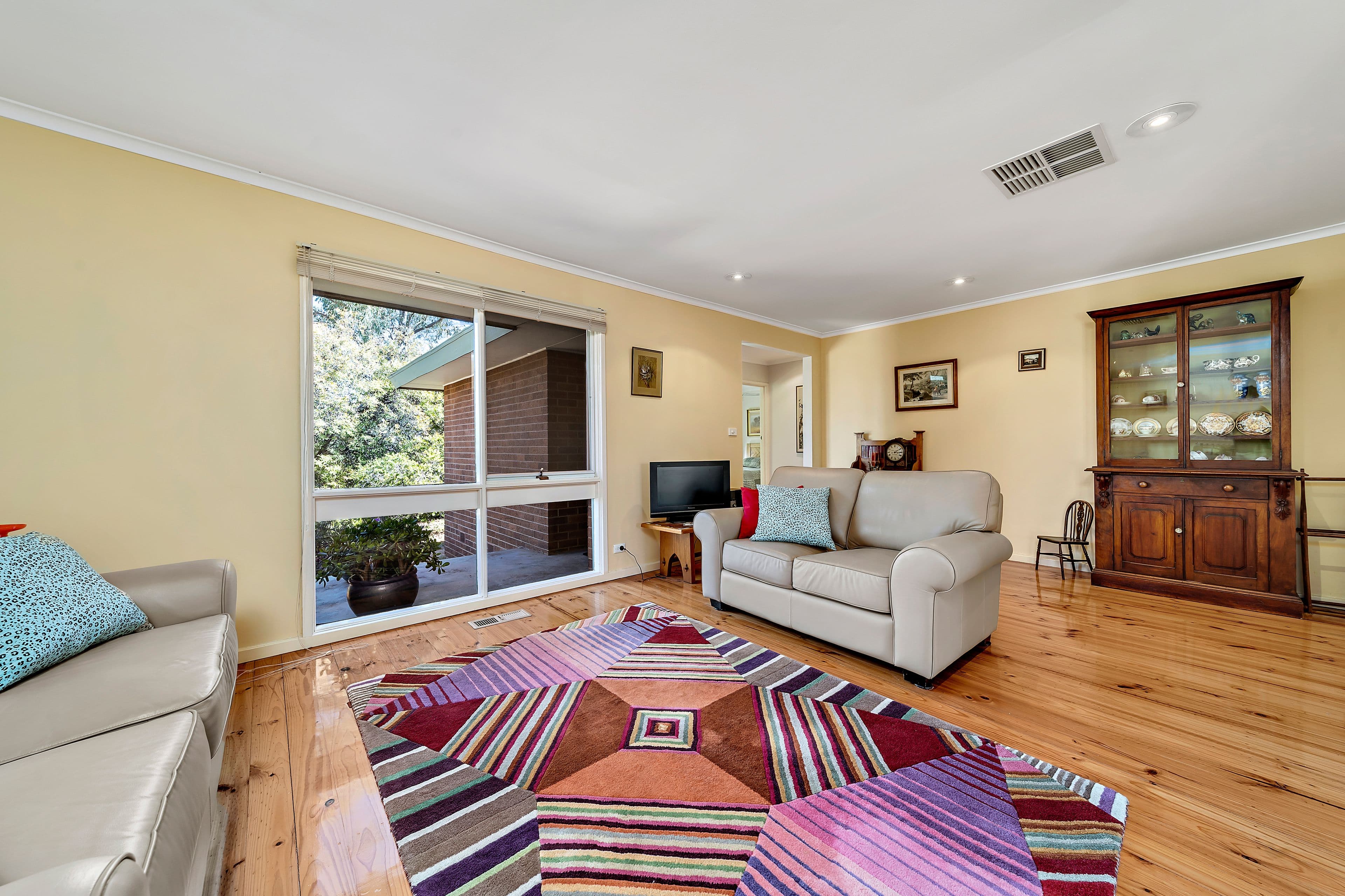 16 Harcourt Street, Weetangera ACT 2614, Weetangera - Thumbnail 2