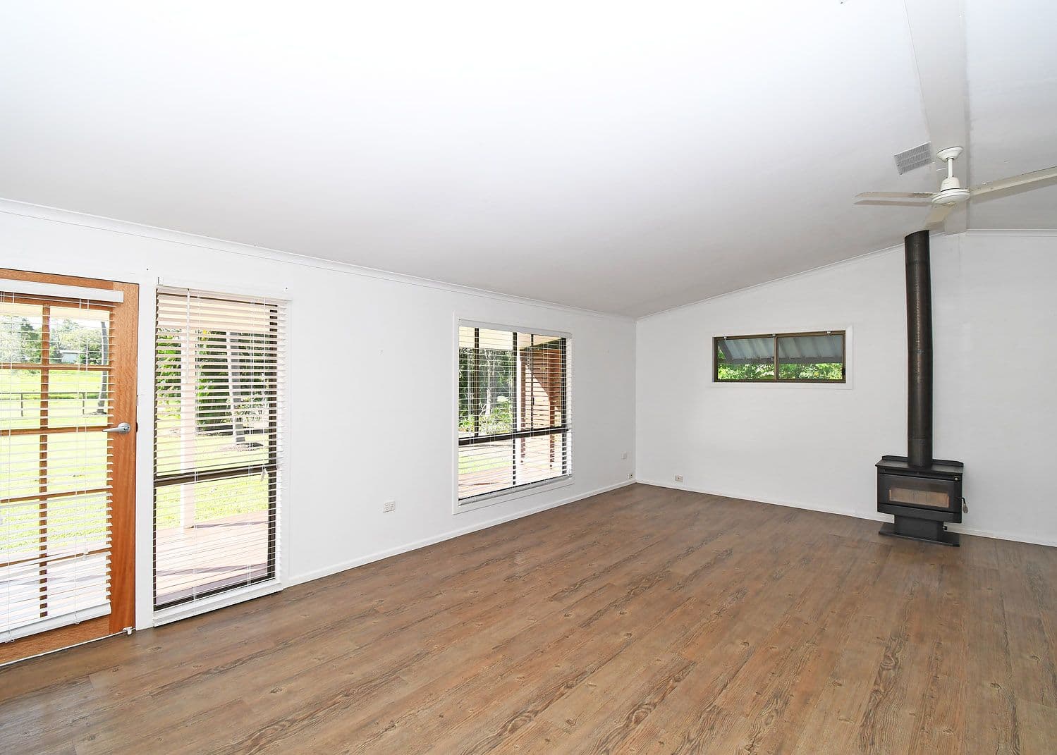 8 Mitchell Avenue, Craignish QLD 4655, Craignish - Thumbnail 6