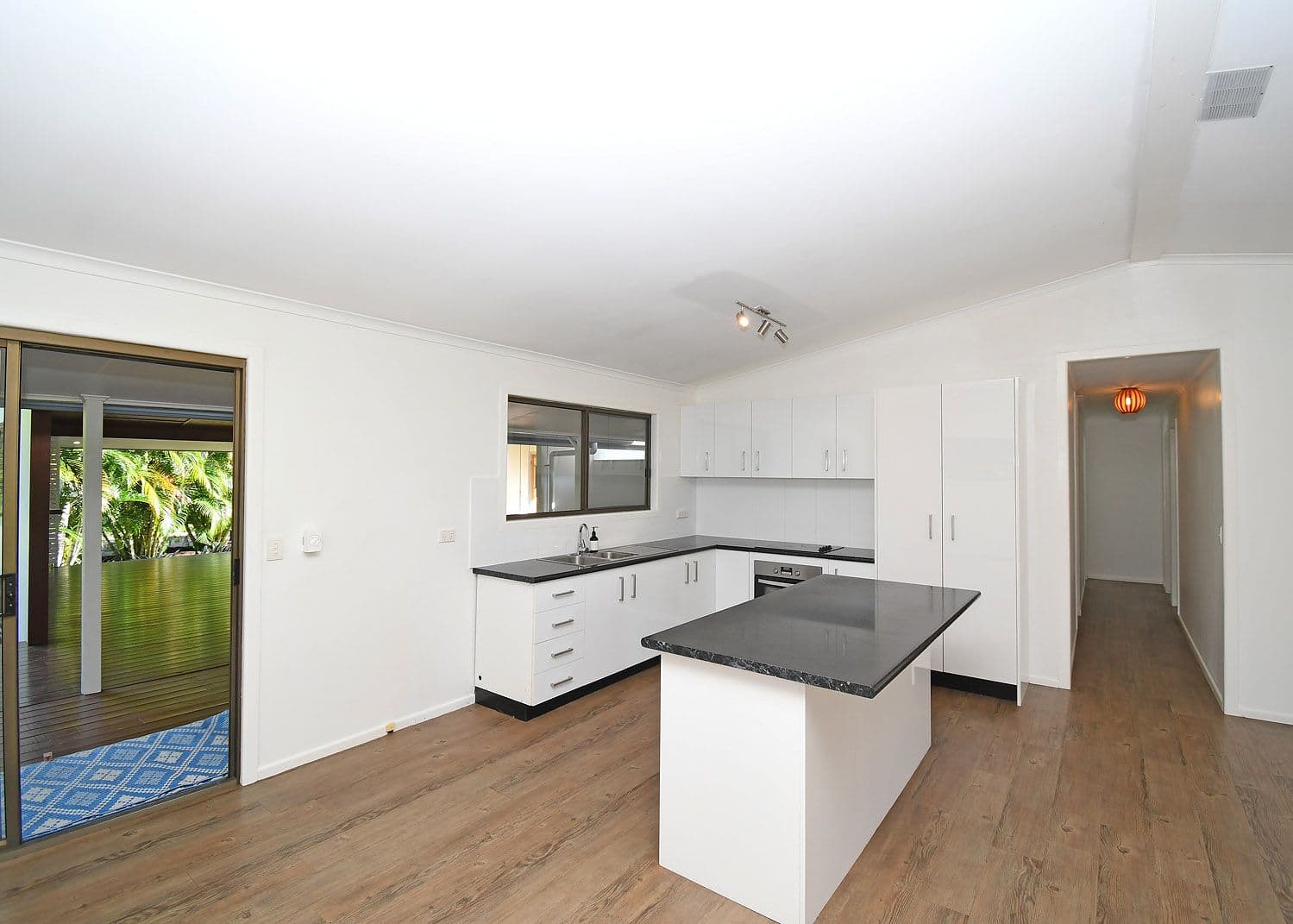 8 Mitchell Avenue, Craignish QLD 4655, Craignish - Thumbnail 8