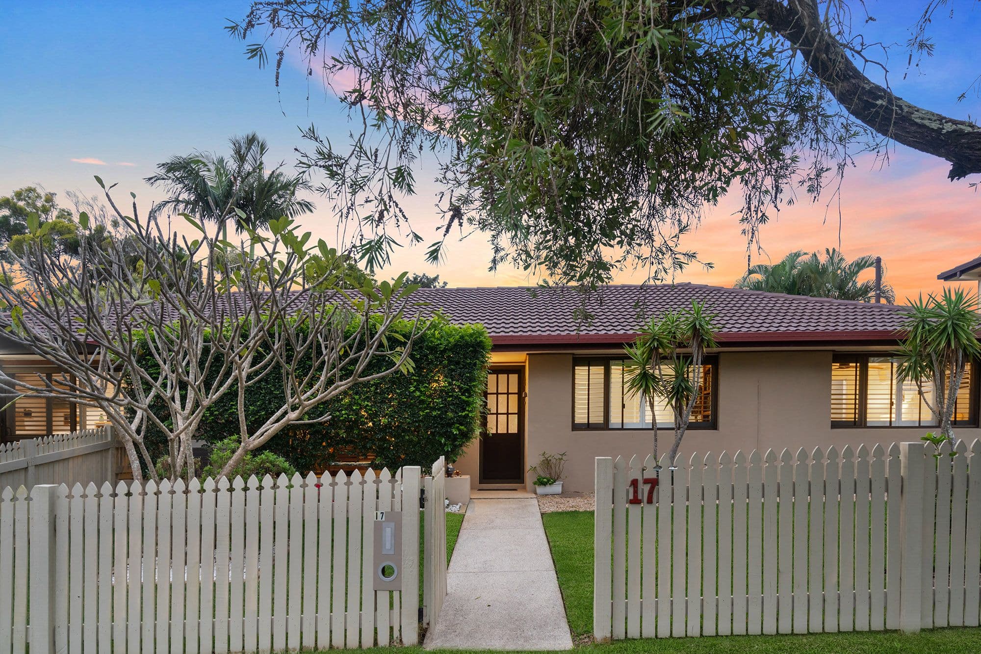 17 Brooklands Street, Eight Mile Plains QLD 4113, Eight Mile Plains - Image 1