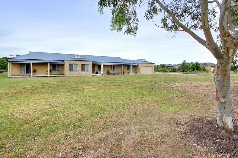 9  Bailey Place, MORNINGTON VIC 3931, Mornington - Thumbnail 2