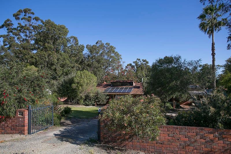 235 Grove Road, LESMURDIE WA 6076, Lesmurdie - Thumbnail 2