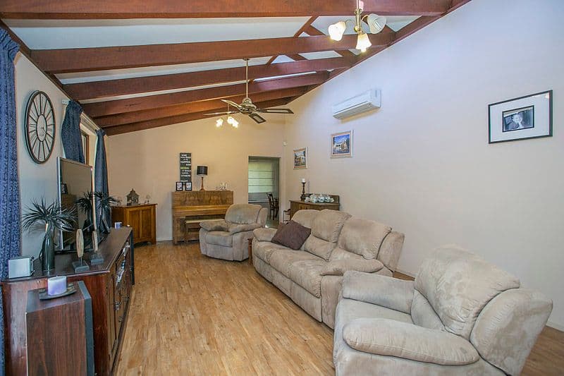 235 Grove Road, LESMURDIE WA 6076, Lesmurdie - Thumbnail 3