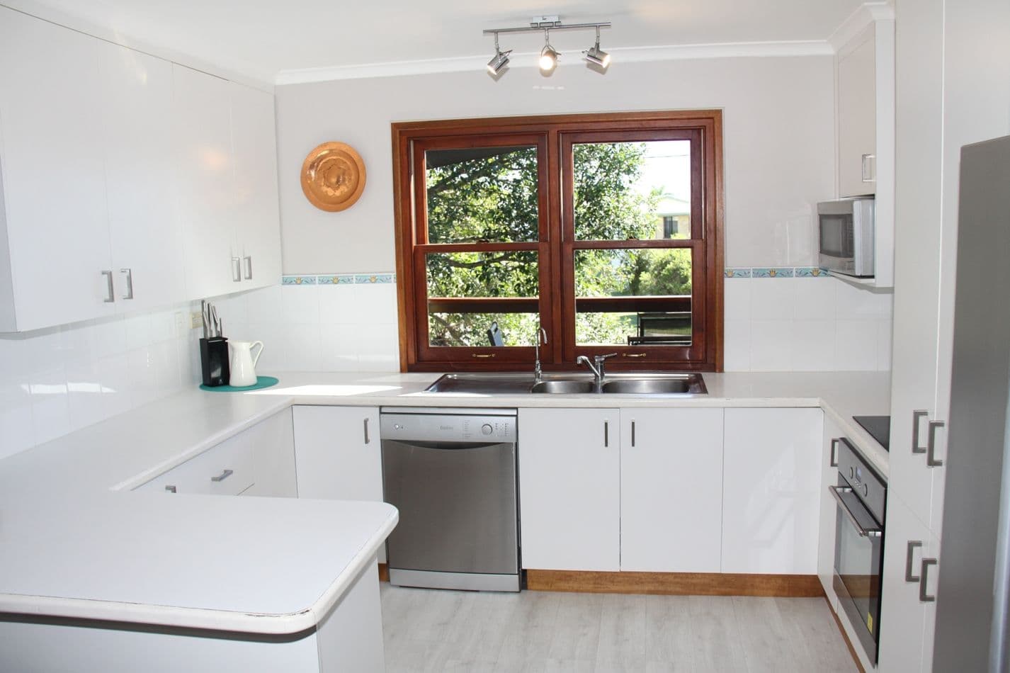 10 Alfred Street, Tannum Sands QLD 4680, Tannum Sands - Thumbnail 5