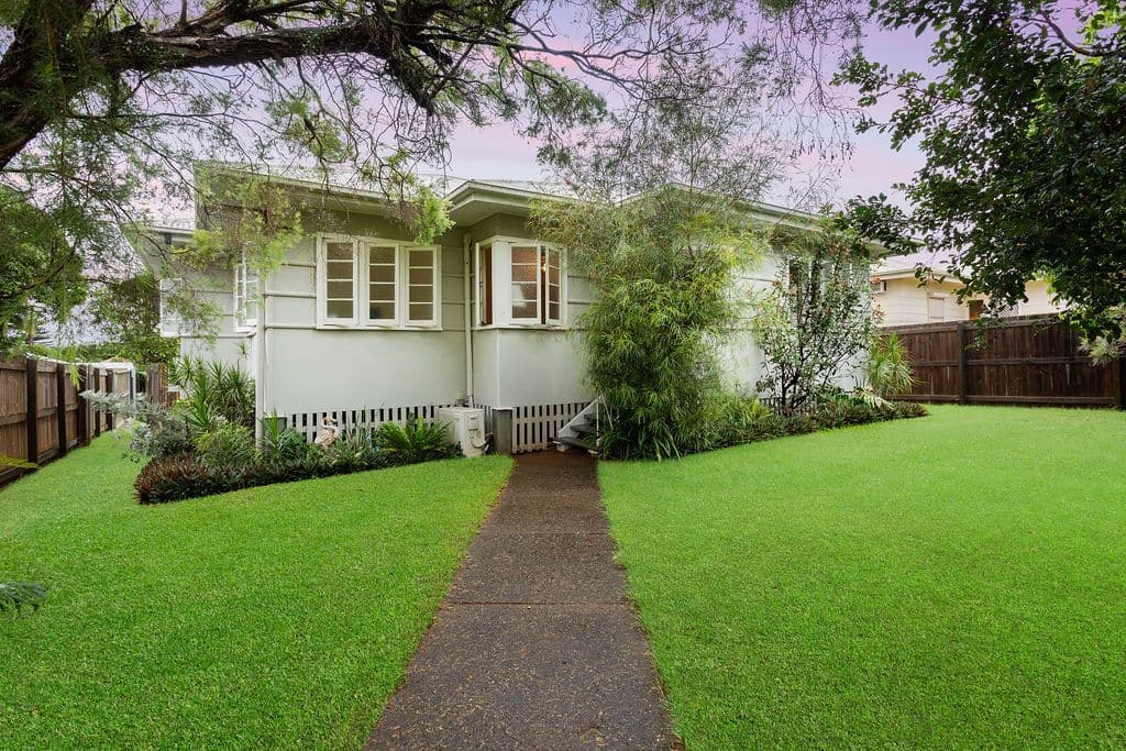 26 Teape Street, Silkstone QLD 4304, Silkstone - Thumbnail 2