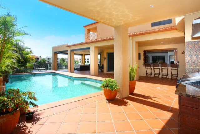 25 Clear Water Bay Avenue, CLEAR ISLAND WATERS QLD 4226, Clear Island Waters - Thumbnail 3