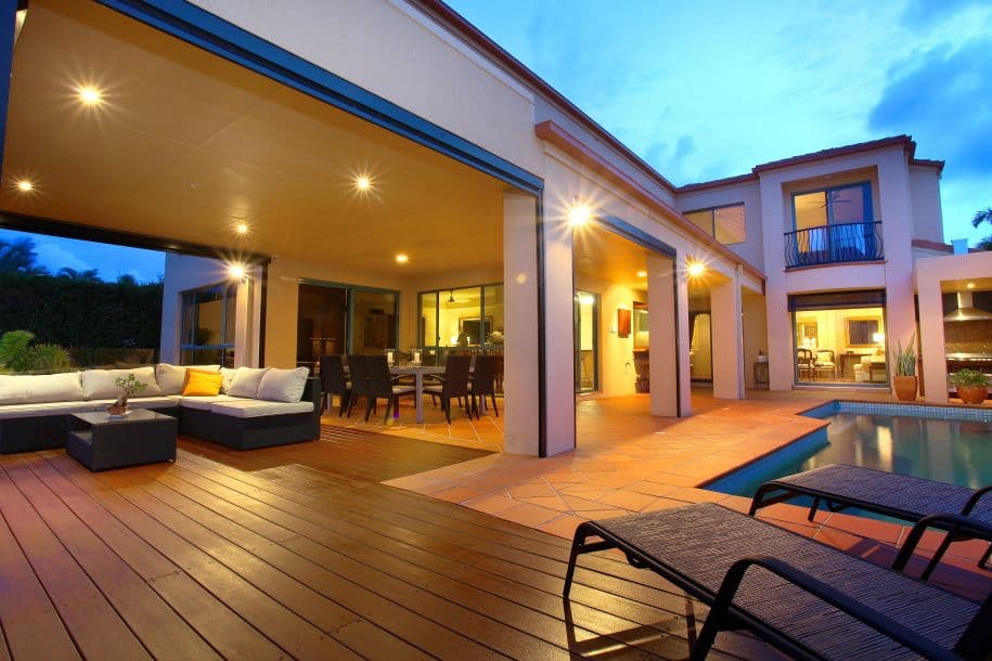 25 Clear Water Bay Avenue, CLEAR ISLAND WATERS QLD 4226, Clear Island Waters - Thumbnail 4