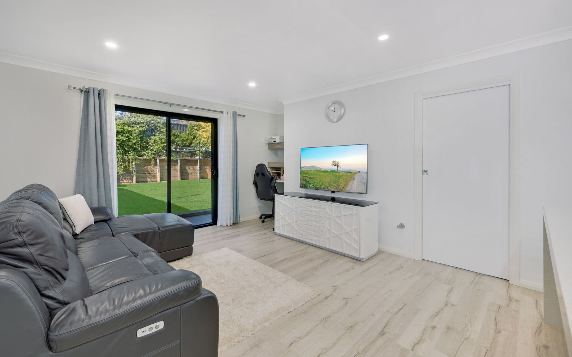 8 Lawn Avenue, Bradbury NSW 2560, Bradbury - Thumbnail 8