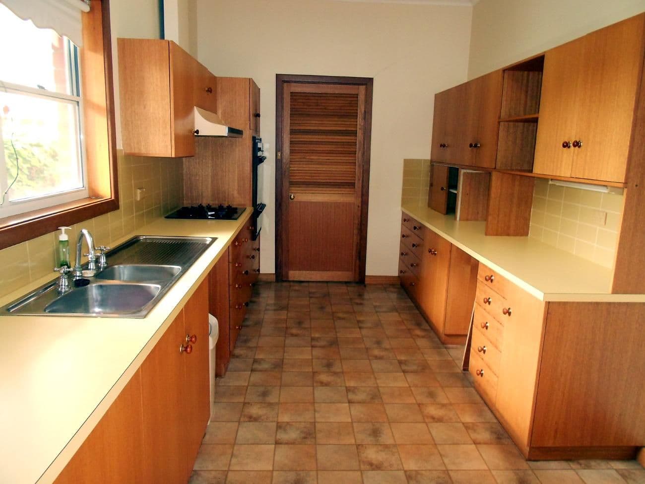 37 DeCourcey Street, Bordertown SA 5268, Bordertown - Thumbnail 2