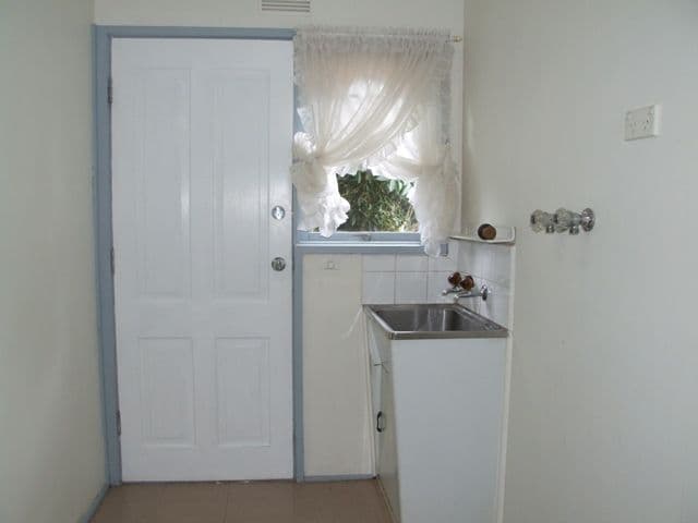 19 Connell Drive, MELTON SOUTH VIC 3338, Melton South - Thumbnail 5
