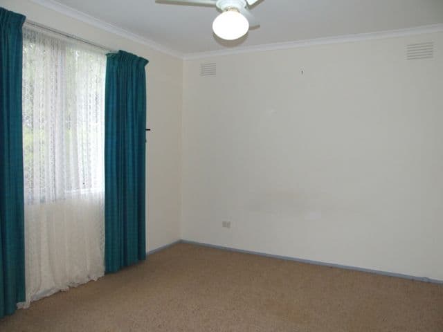 19 Connell Drive, MELTON SOUTH VIC 3338, Melton South - Thumbnail 6