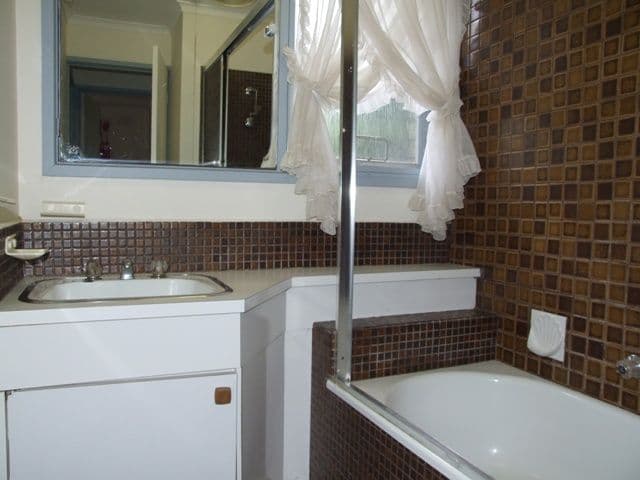 19 Connell Drive, MELTON SOUTH VIC 3338, Melton South - Thumbnail 7