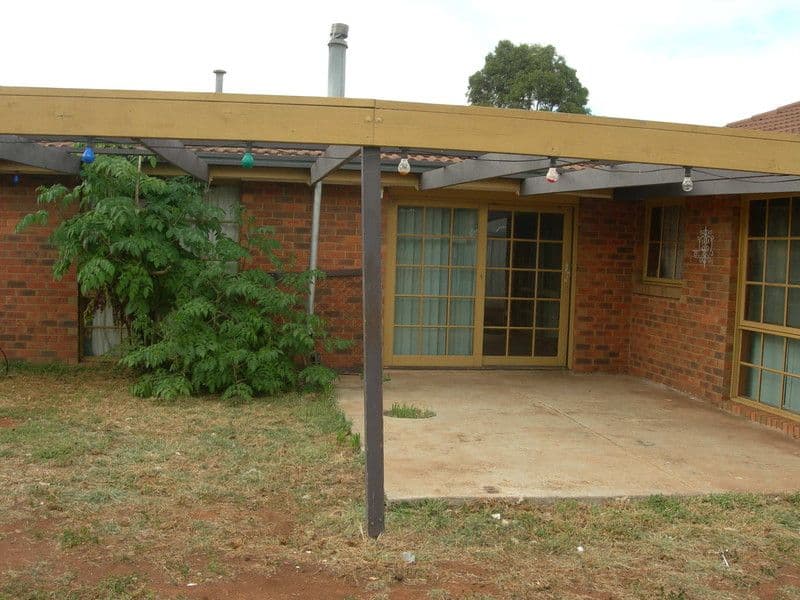 5 Helder Court, MELTON WEST VIC 3337, Melton West - Thumbnail 4