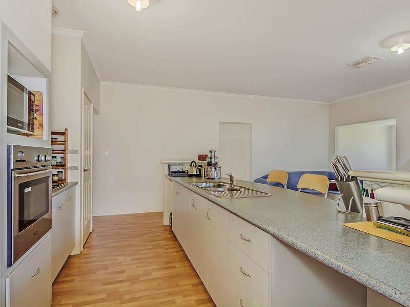 106 Kendall Boulevard, BALDIVIS WA 6171, Baldivis - Thumbnail 2