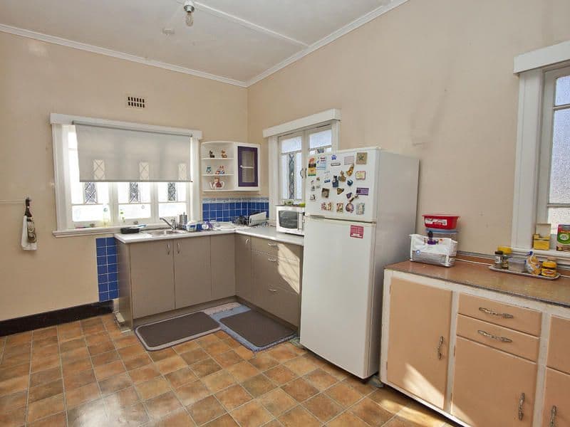1 Bridge Street, SANDGATE QLD 4017, Sandgate - Thumbnail 2