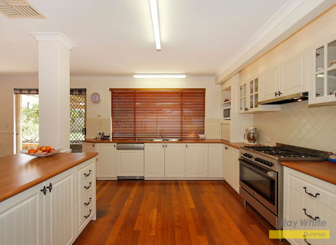 7 Giralia Parkway, BALLAJURA WA 6066, Ballajura - Thumbnail 3