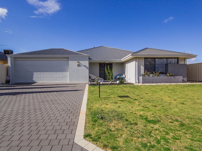 14 Ravenglass Crescent, Waikiki WA 6169, Waikiki - Thumbnail 2