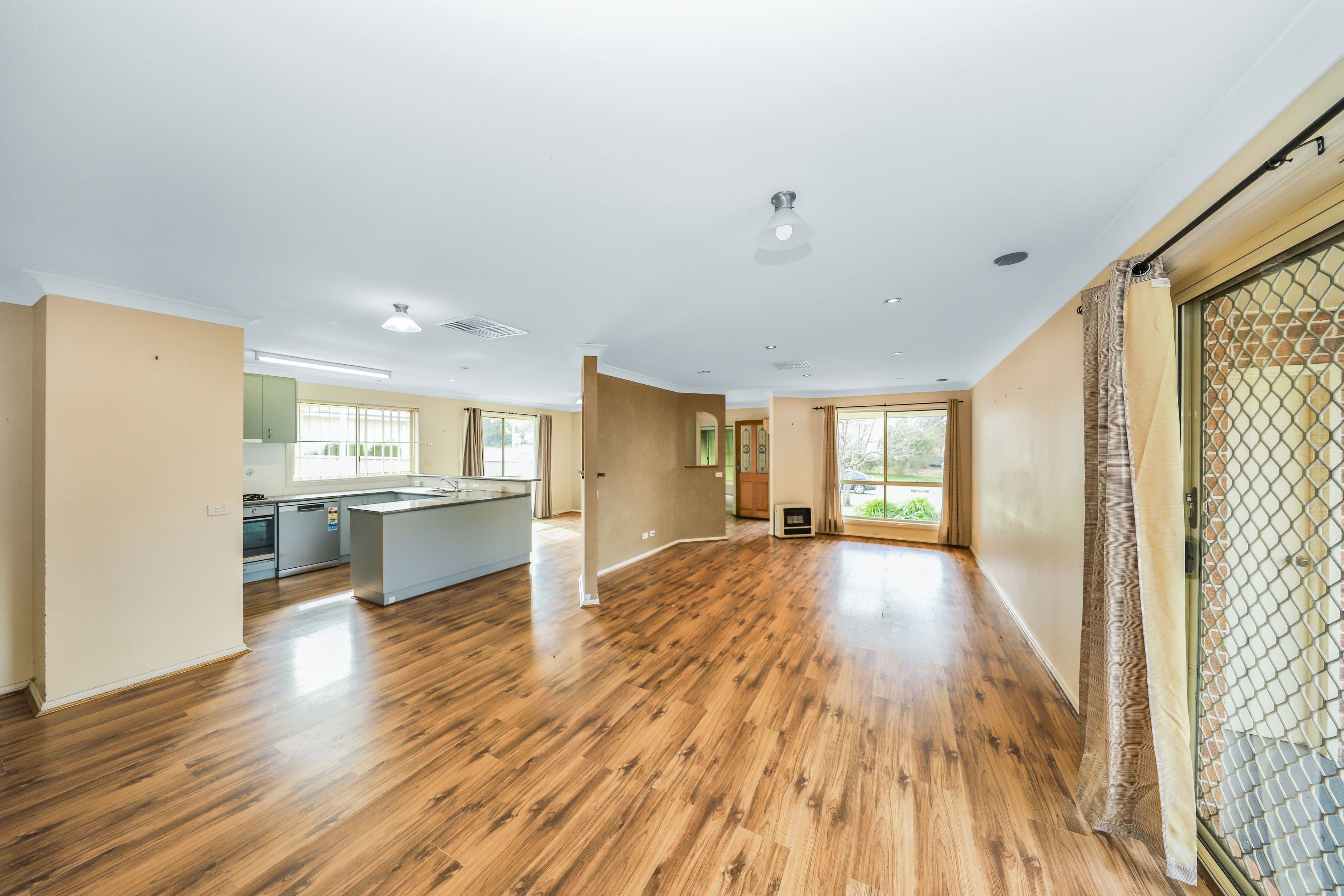 8 Maroo Street, Tumut NSW 2720, Tumut - Thumbnail 2