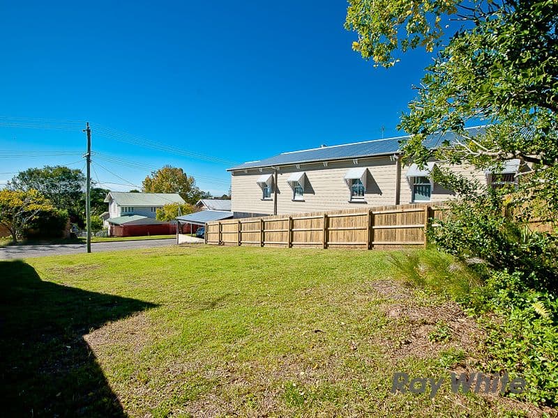 15 Gurley Street, WAVELL HEIGHTS QLD 4012, Wavell Heights - Thumbnail 2