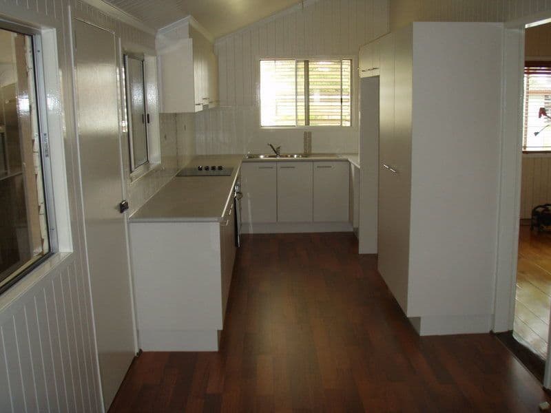 22 Deverell Street, CHARLEVILLE QLD 4470, Charleville - Thumbnail 2