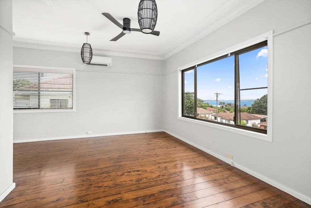 22 Gloria Crescent, Lake Heights - Thumbnail 2
