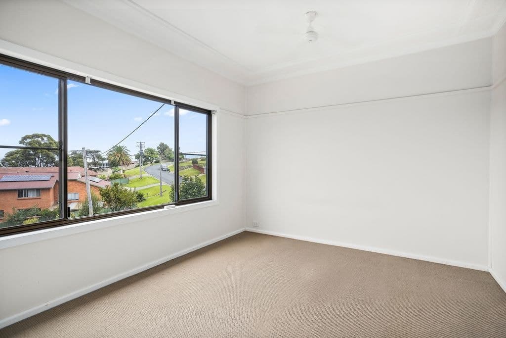 22 Gloria Crescent, Lake Heights - Thumbnail 3