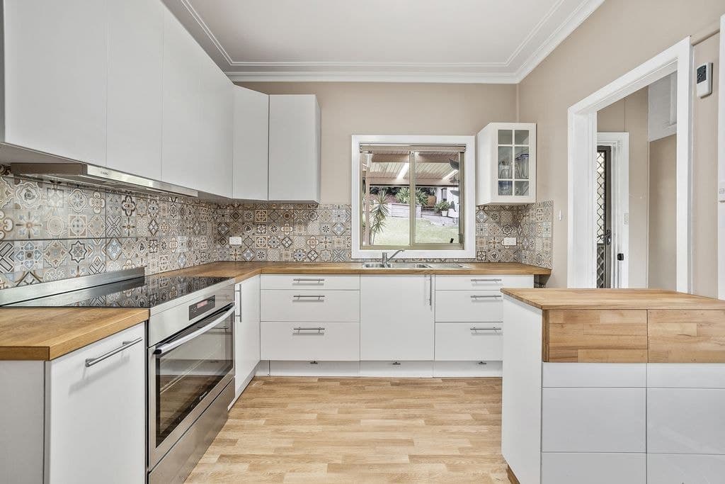 22 Gloria Crescent, Lake Heights - Thumbnail 4