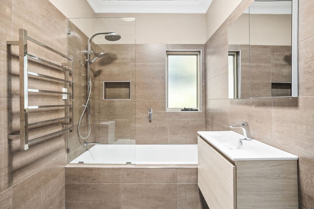 22 Gloria Crescent, Lake Heights - Thumbnail 5