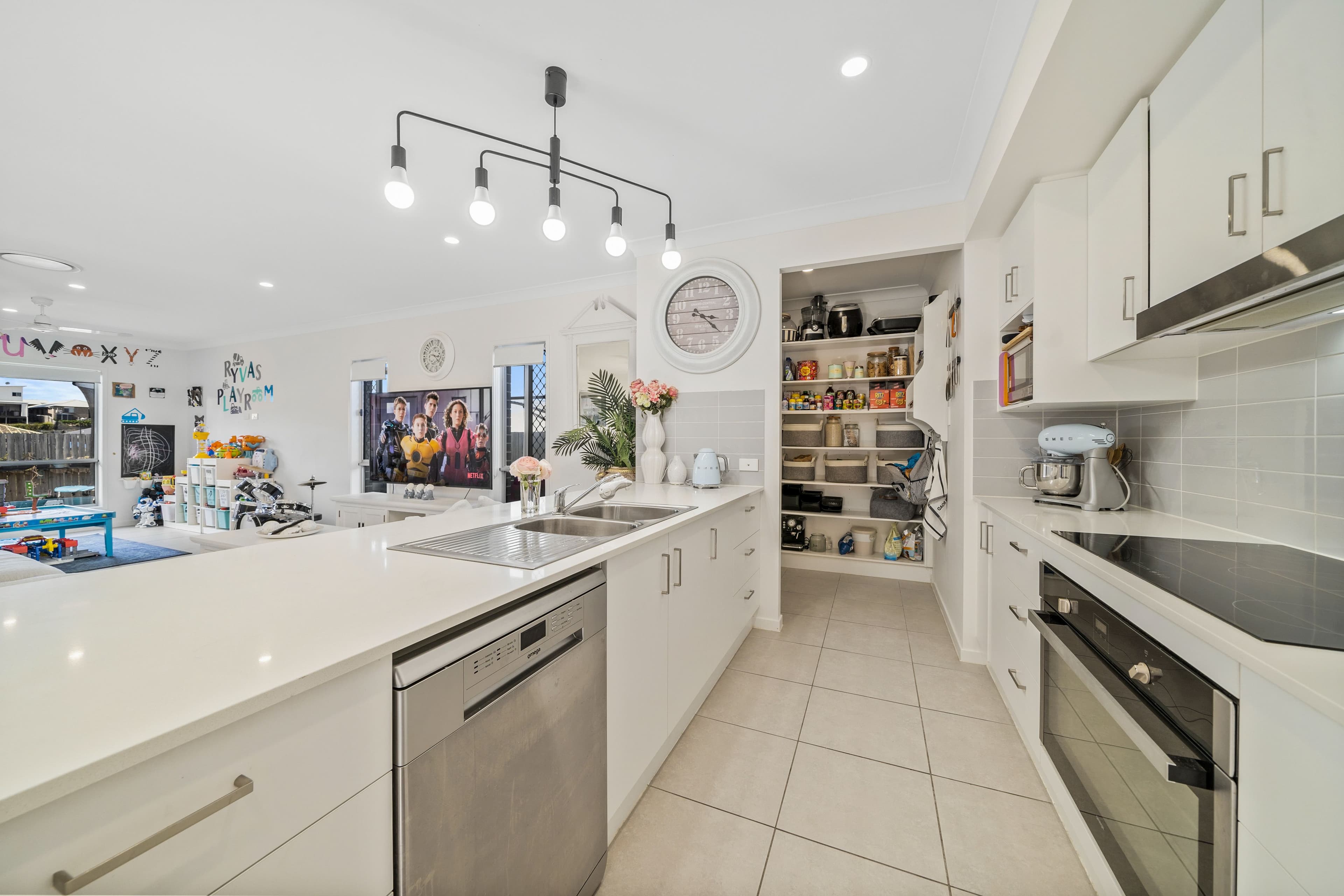 35 Eiger Street, Holmview QLD 4207, Holmview - Thumbnail 3