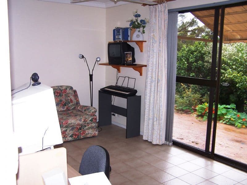 65 Chislehurst Road, LESMURDIE WA 6076, Lesmurdie - Thumbnail 6