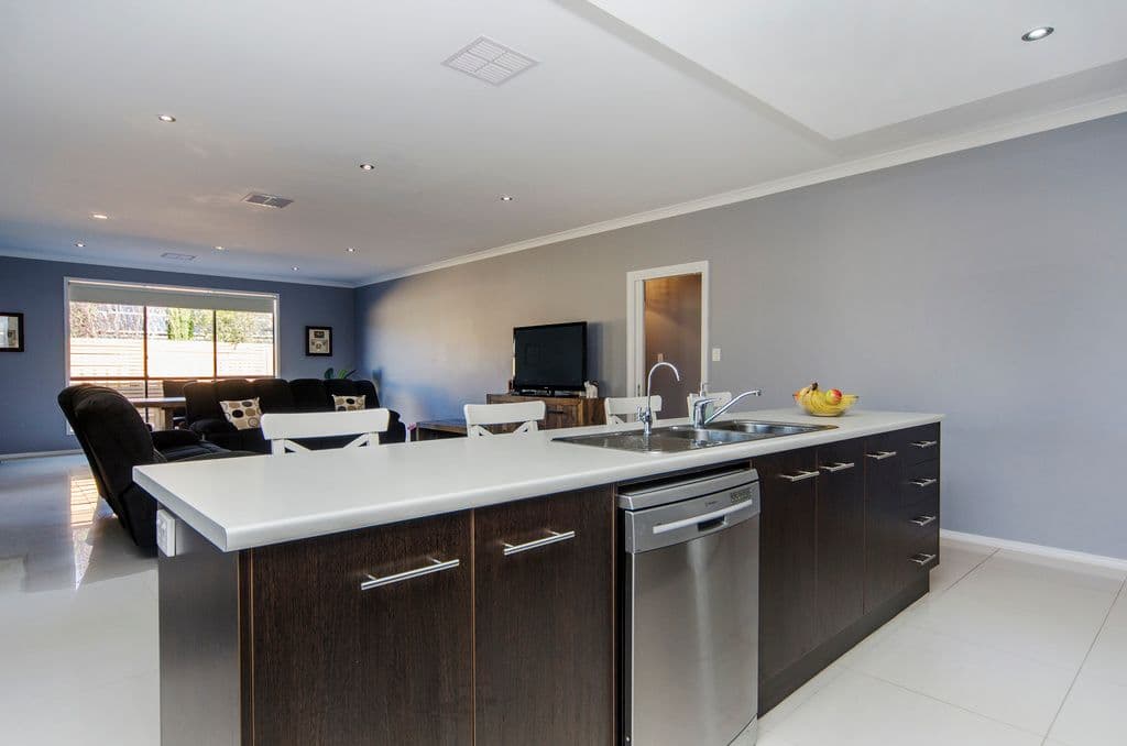 28 Sand Street, Seaford Meadows SA 5169, Seaford Meadows - Thumbnail 3