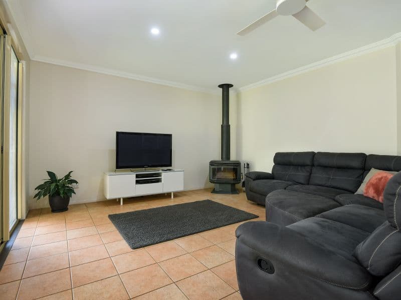 9 Andersson Court, Highfields QLD 4352, Highfields - Thumbnail 2
