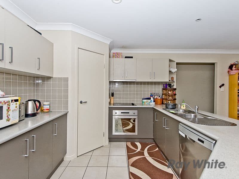 38 Strowe Place, BRACKEN RIDGE QLD 4017, Bracken Ridge - Thumbnail 3