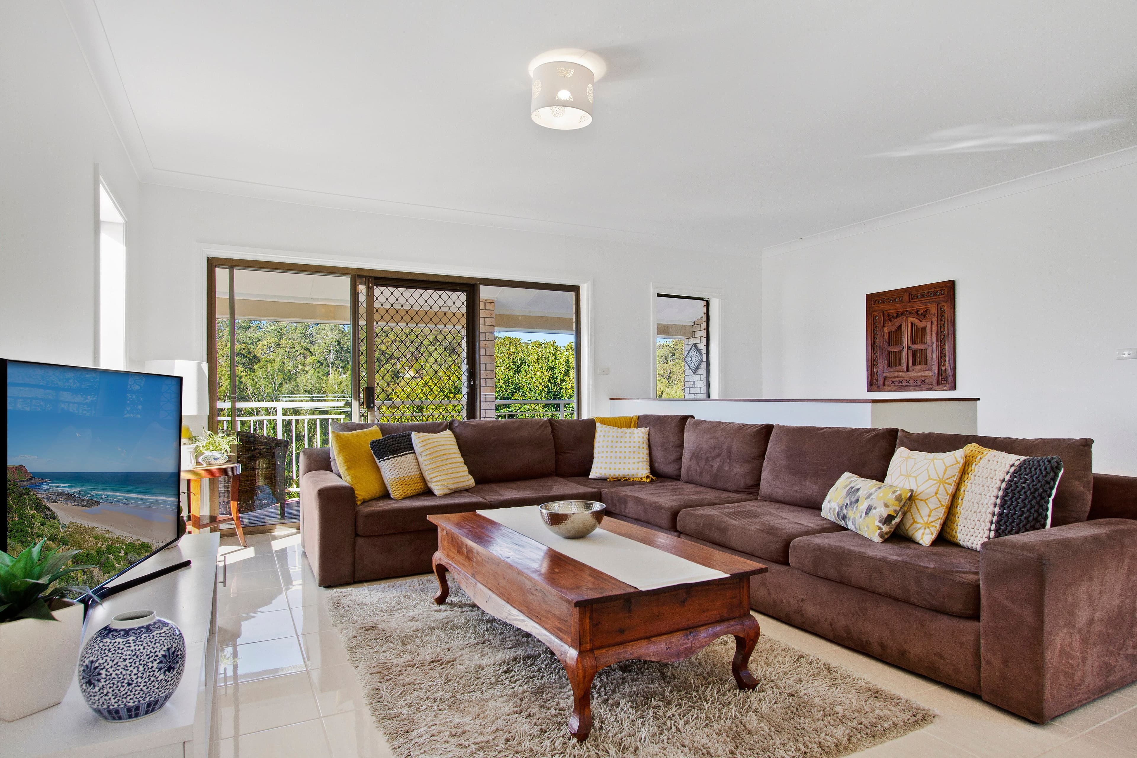 135 Country Club Drive, Catalina - Thumbnail 2