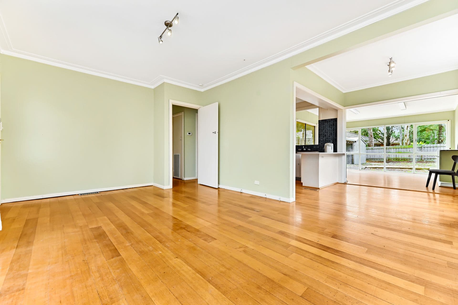 11 Henwood Street, Blackburn South VIC 3130, Blackburn South - Thumbnail 4