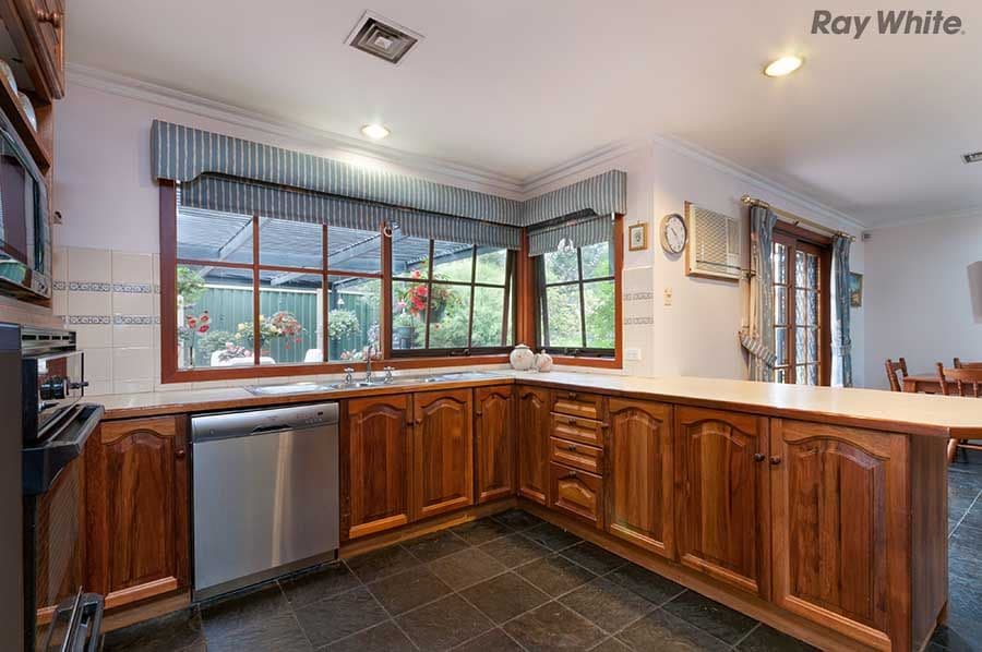 60 Angourie Crescent, Taylors Lakes VIC 3038, Taylors Lakes - Thumbnail 2