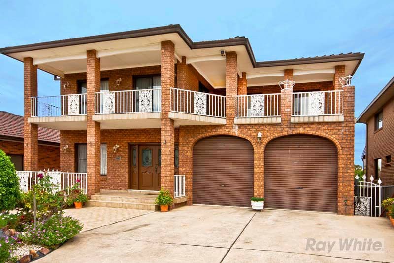 8  Cootha Close, BOSSLEY PARK NSW 2176, Bossley Park - Image 1