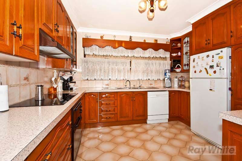 8  Cootha Close, BOSSLEY PARK NSW 2176, Bossley Park - Thumbnail 3