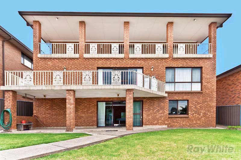 8  Cootha Close, BOSSLEY PARK NSW 2176, Bossley Park - Thumbnail 8